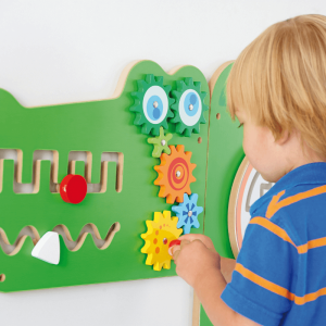Crocodile Wall Game