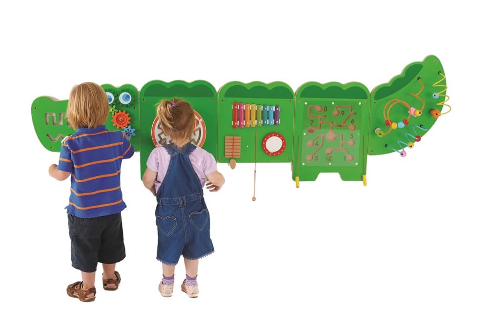 Crocodile Wall Game Community Areas Size Length 174.5cm